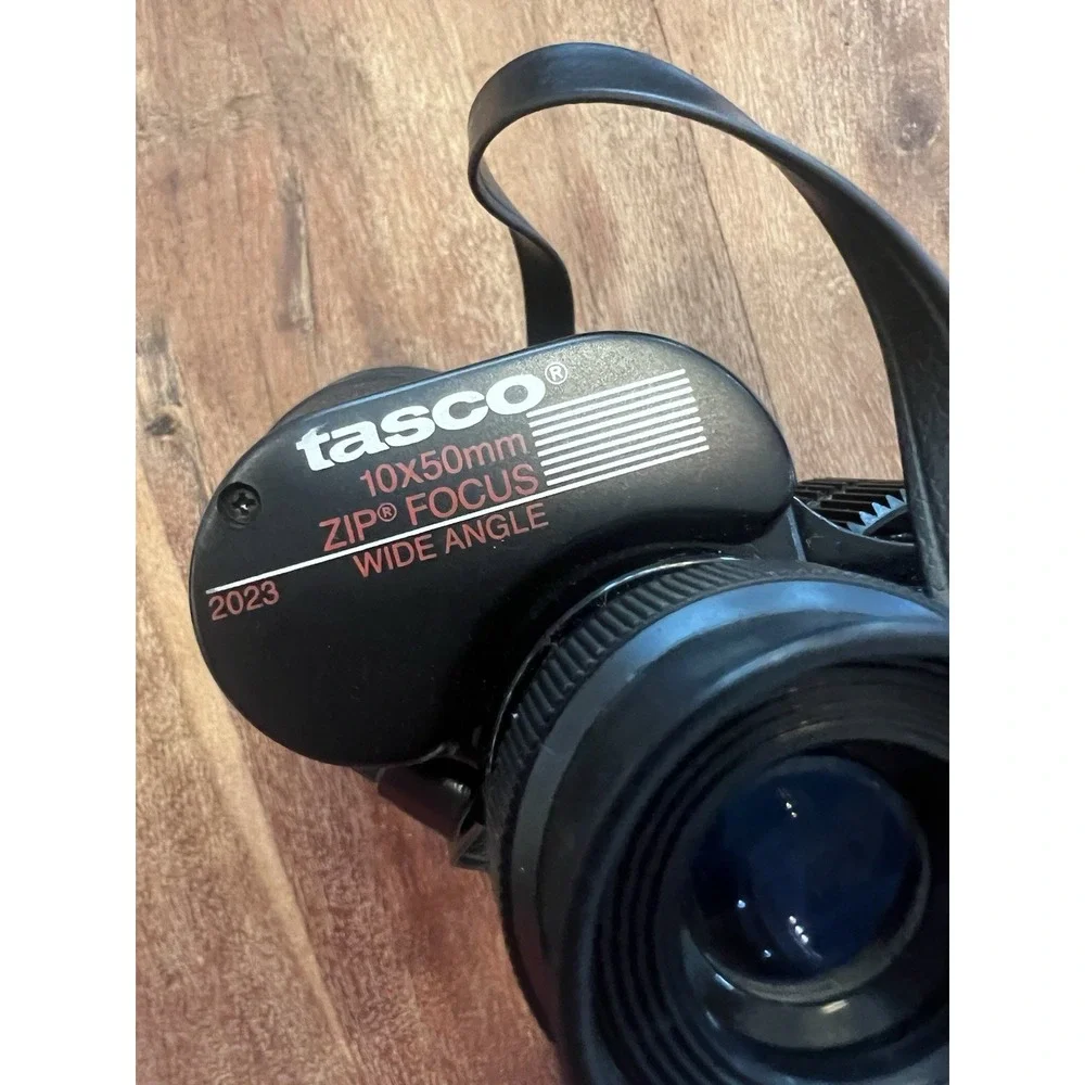 Tasco 2023 10x50MM Wide Angle Binoculars with Original Case And Lens Cleaner EUC